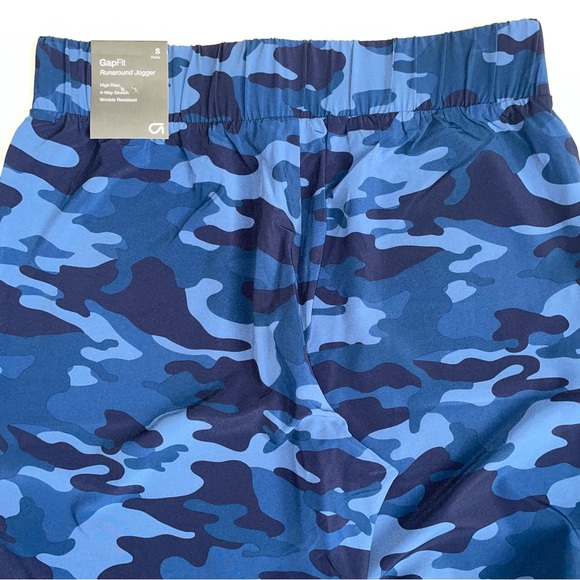 Gap Fit Blue Camo Runaround Jogger - Picture 7 of 11